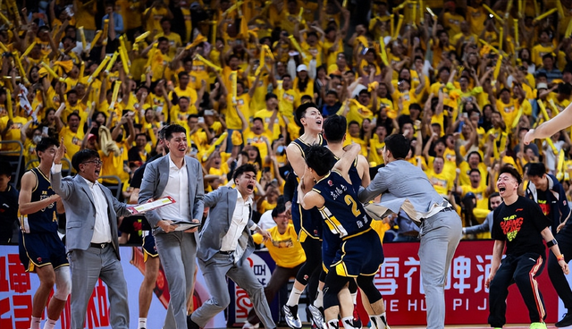九游体育-5月12日！京粤大战第三场，许利民需明确轮换，杜锋能否创造奇迹